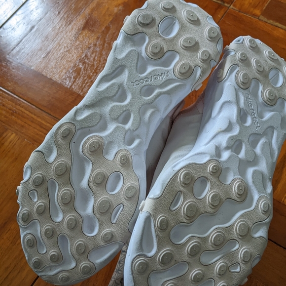 Nike Element 55 in Pale Pink - Picture 4 of 4